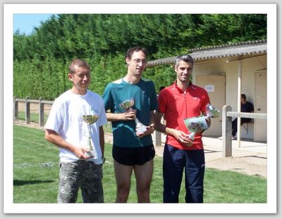 Dominique en compagnie de ses compagnons de podium Dominique en compagnie de ses compagnons de podium