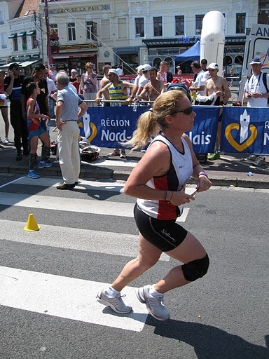 Attendez, moi j'vais vous les ramener et au pas de course! Attendez, moi j'vais vous les ramener et au pas de course!