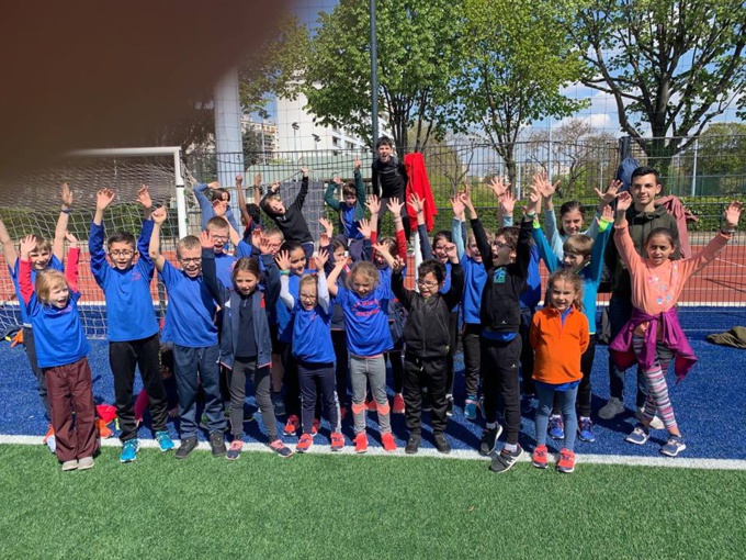 Les jeunes avec leur entraineur Ayoub Zebdi