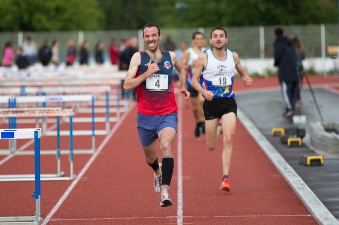 Toute la détermination des malakoffiots sur le visage de Benjamin Papillon à l'arrivée du 1500m