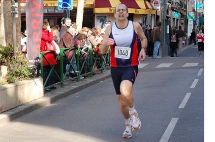 Fabrice a les crocs sur les 5km de Malakoff 2008