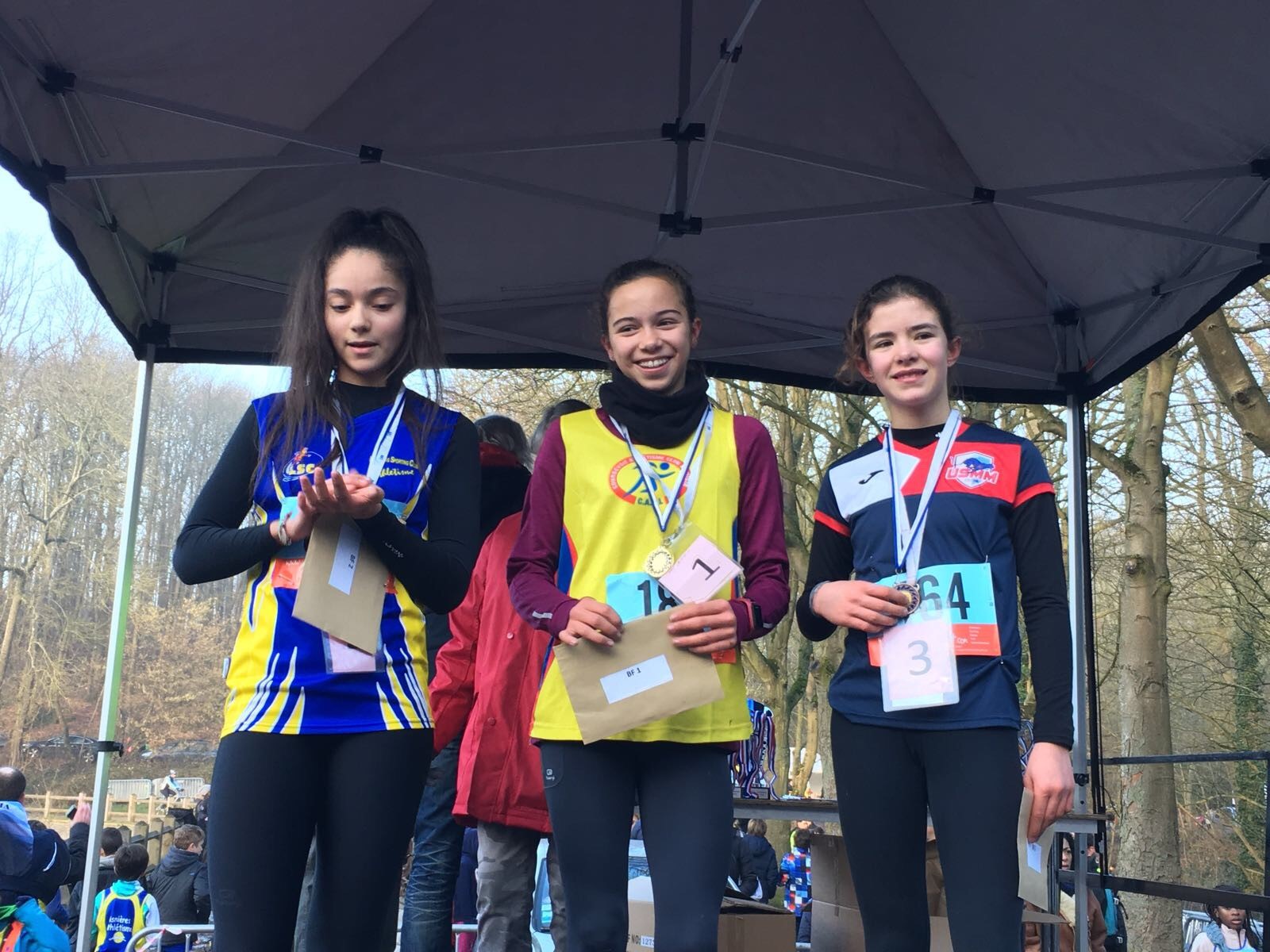 Mélissa REDAIS championne départementale poussine de cross