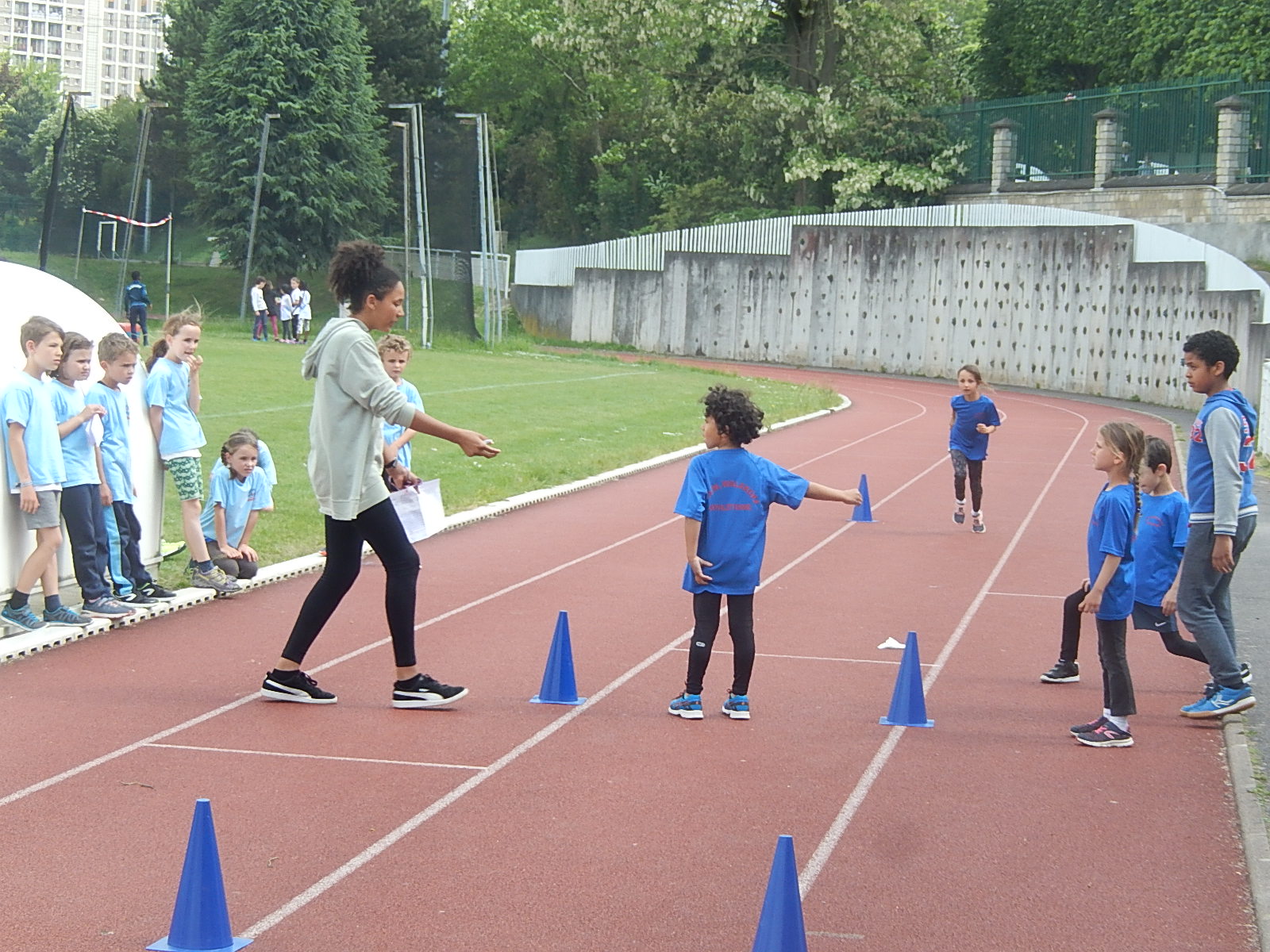 Niobé Moutakala, animatrice, deux ans seulement après ses succès en poussines Niobé Moutakala, animatrice, deux ans seulement après ses succès en poussines