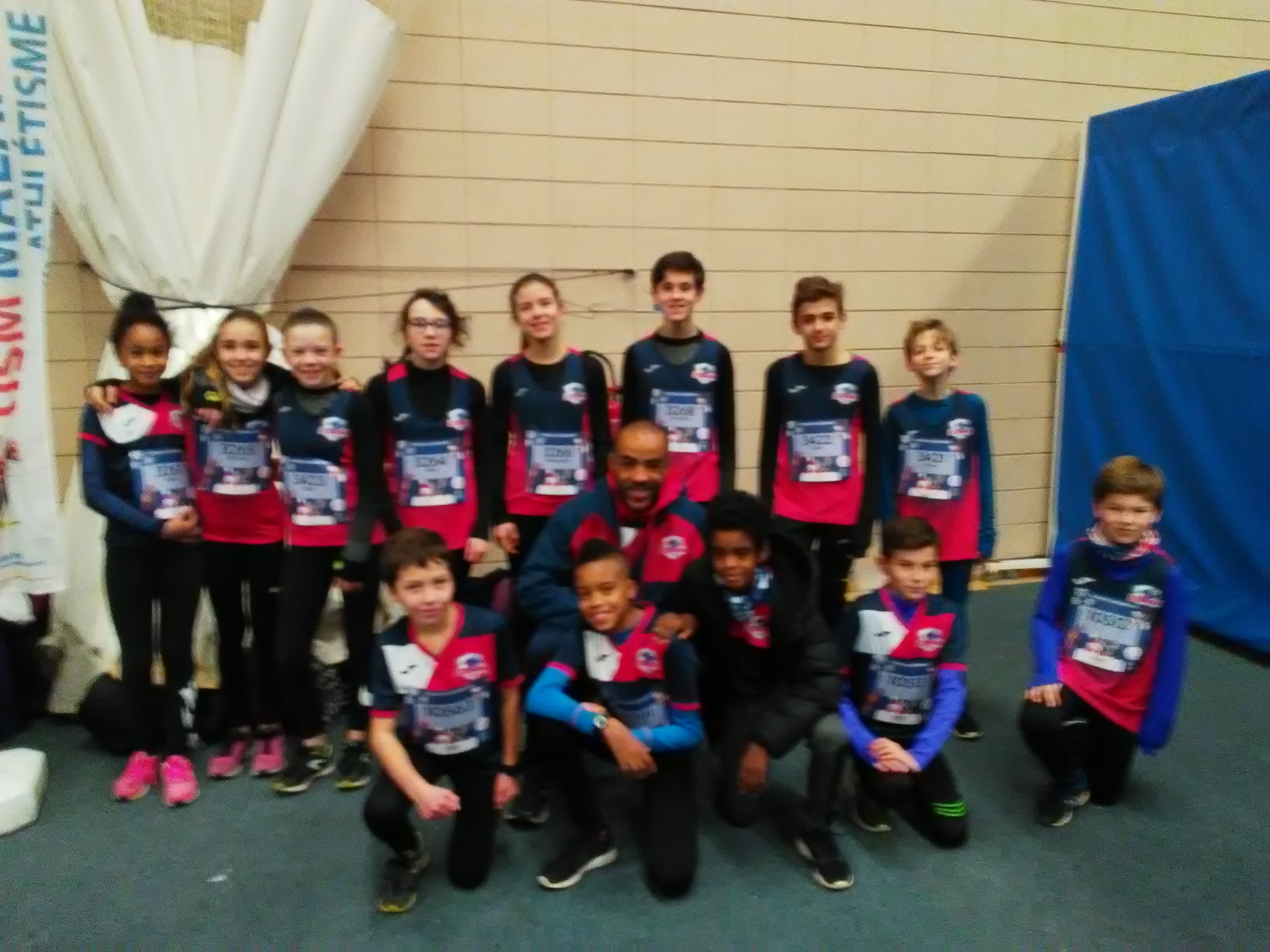 Les benjamins et minimes avant le départ Les benjamins et minimes avant le départ