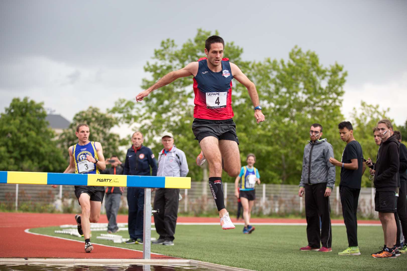 Cédric Garampon, en tête sur le 3000m steeple