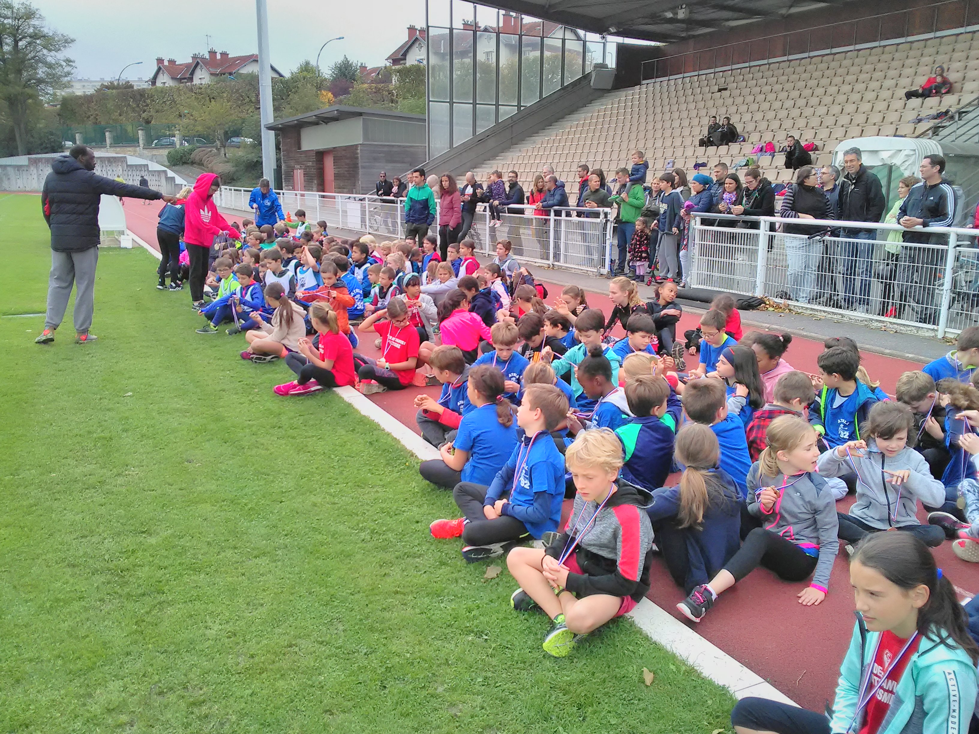 Dans l'attente des résultats Dans l'attente des résultats
